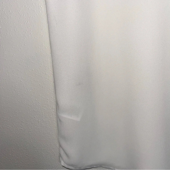 Maurices Solid White Hook & Eye V-neck Short Sleeve Blouse Small Women’s - Picture 9 of 14